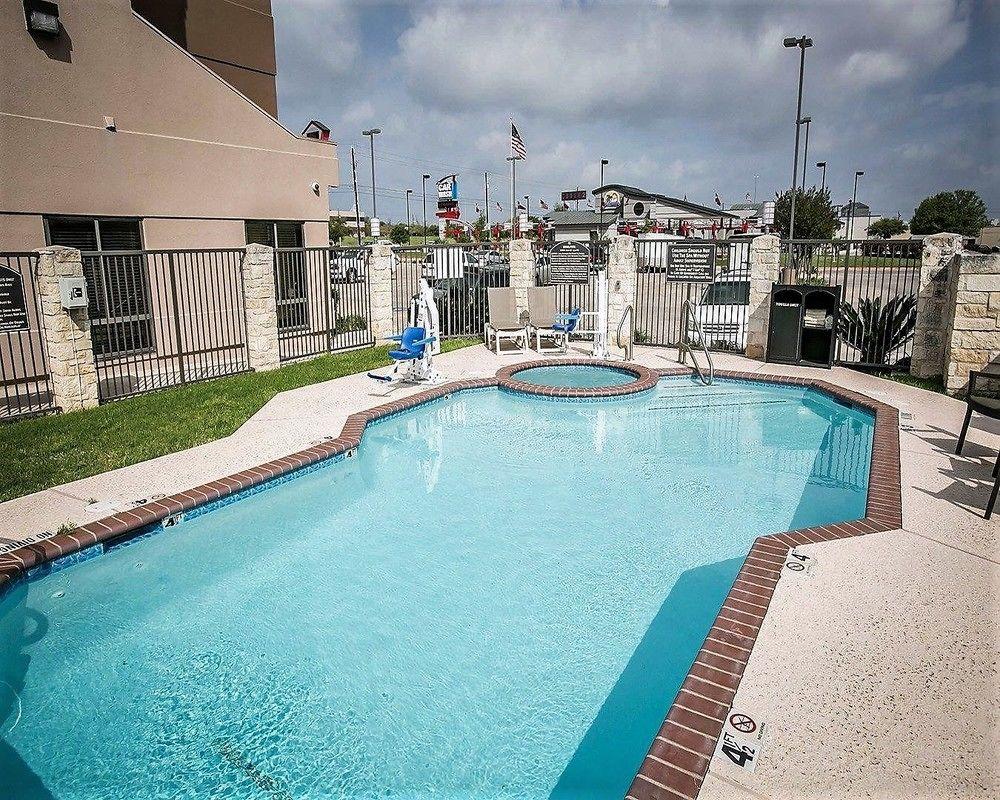 Comfort Suites Austin Nw Lakeline Екстериор снимка