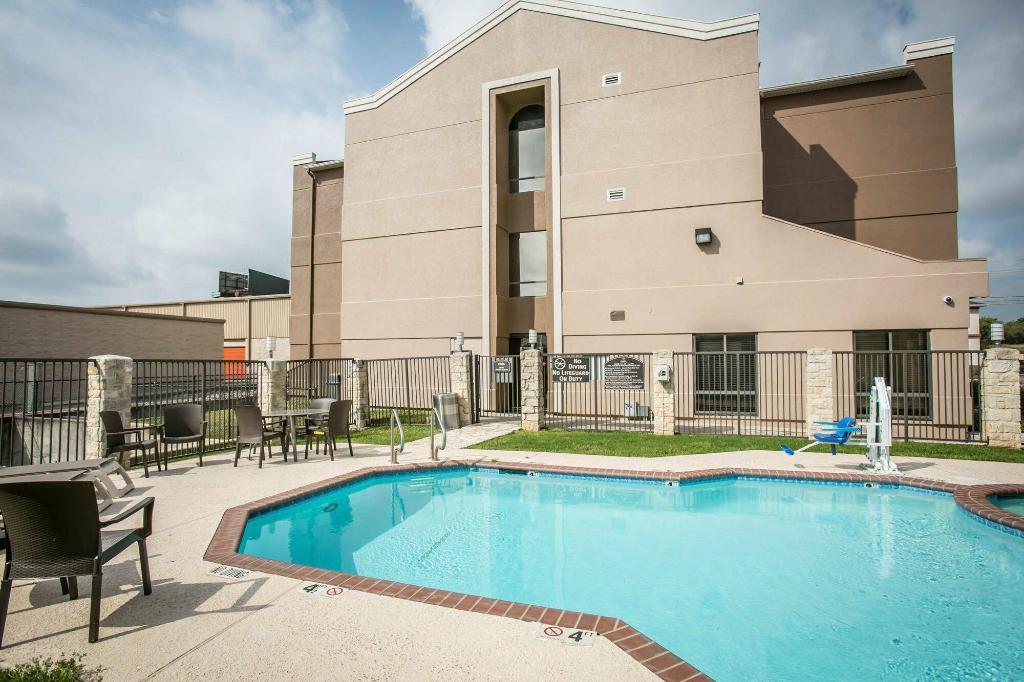 Comfort Suites Austin Nw Lakeline Екстериор снимка