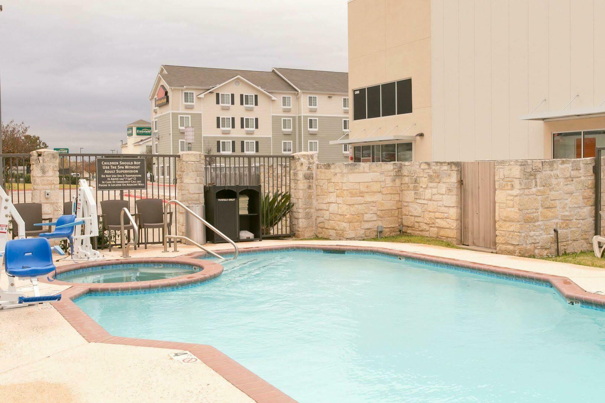 Comfort Suites Austin Nw Lakeline Екстериор снимка